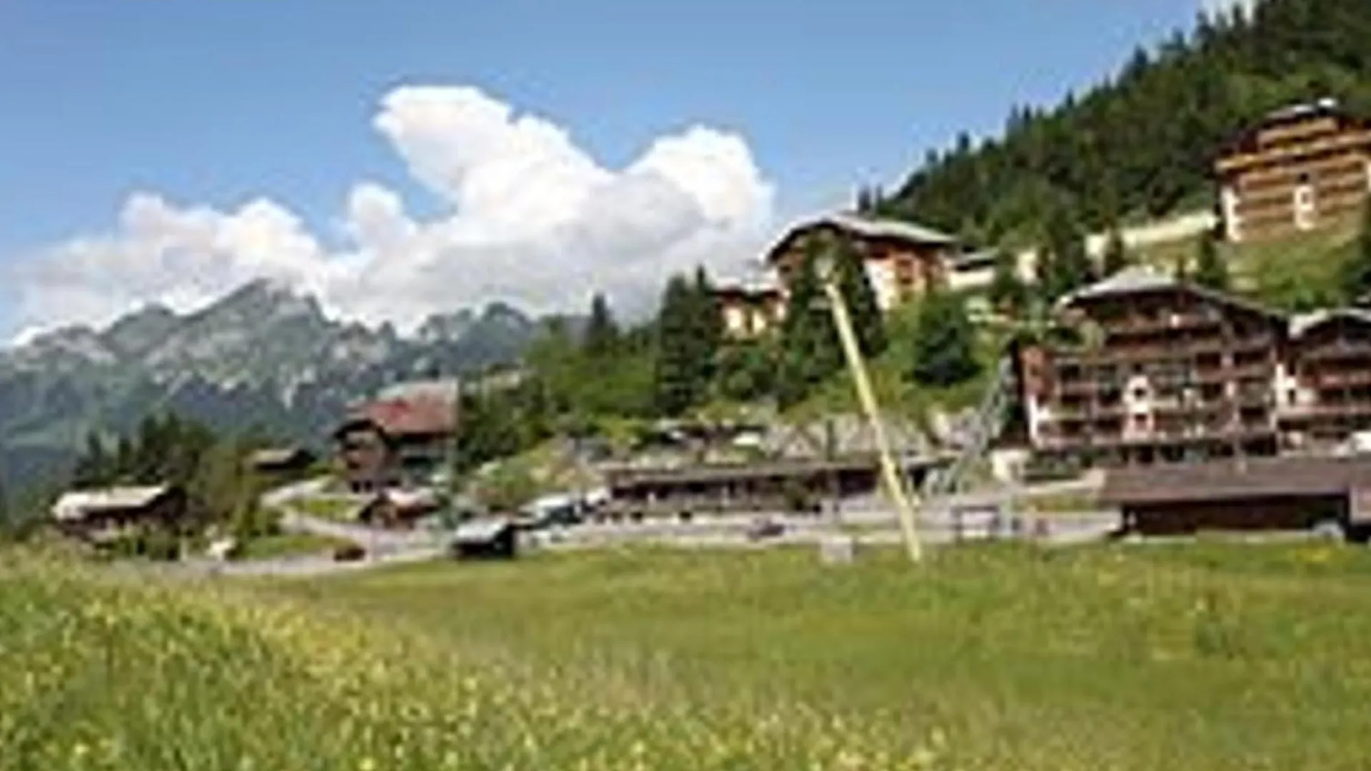 Chalet 3 Etoiles Avec Grande Terrasse, Garage Et Acces Aux Randonnees - Fr-1-573-52 Le Biot